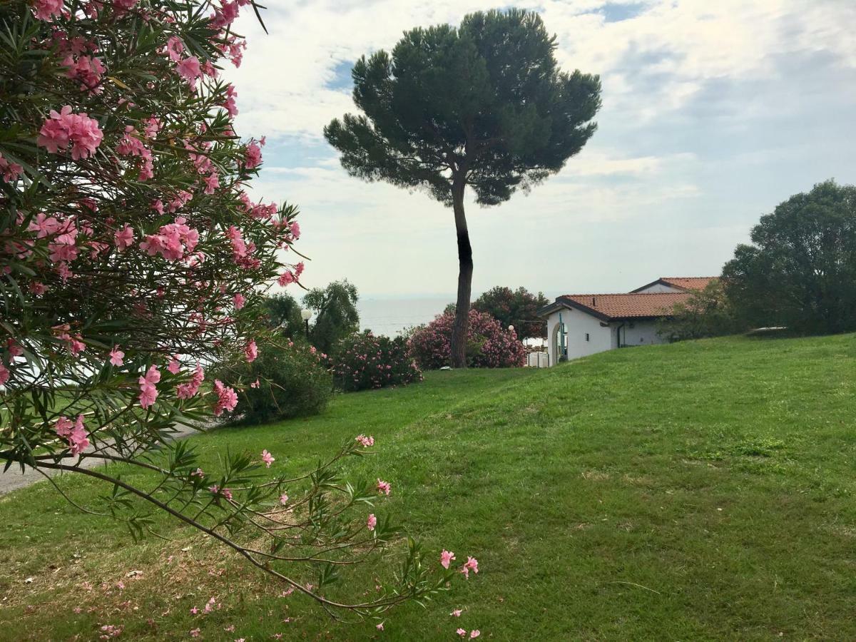 Sivinos Camping Boutique Manerba del Garda Exterior photo